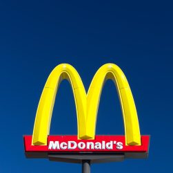 Come si scrive McDonald’s?