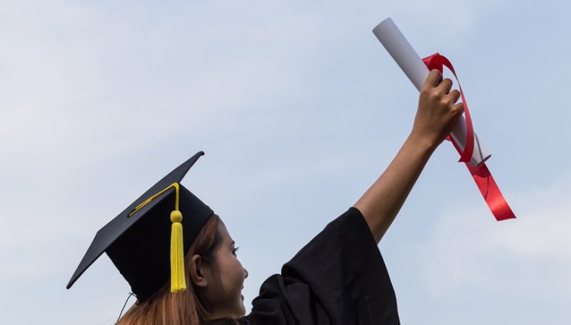 Prendere il diploma