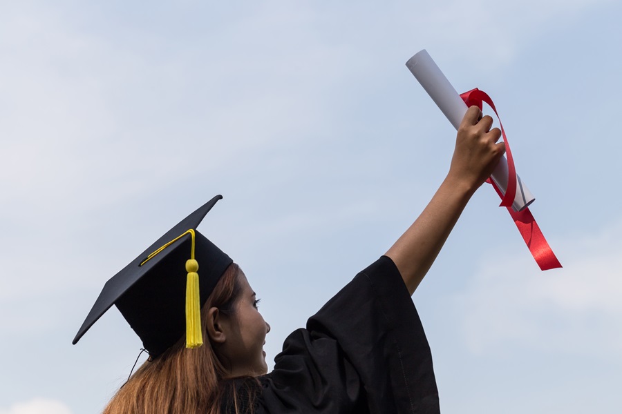 Prendere il diploma